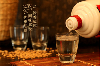如何喝白酒才既能助興又能健康?會喝酒的人往往會這樣做!